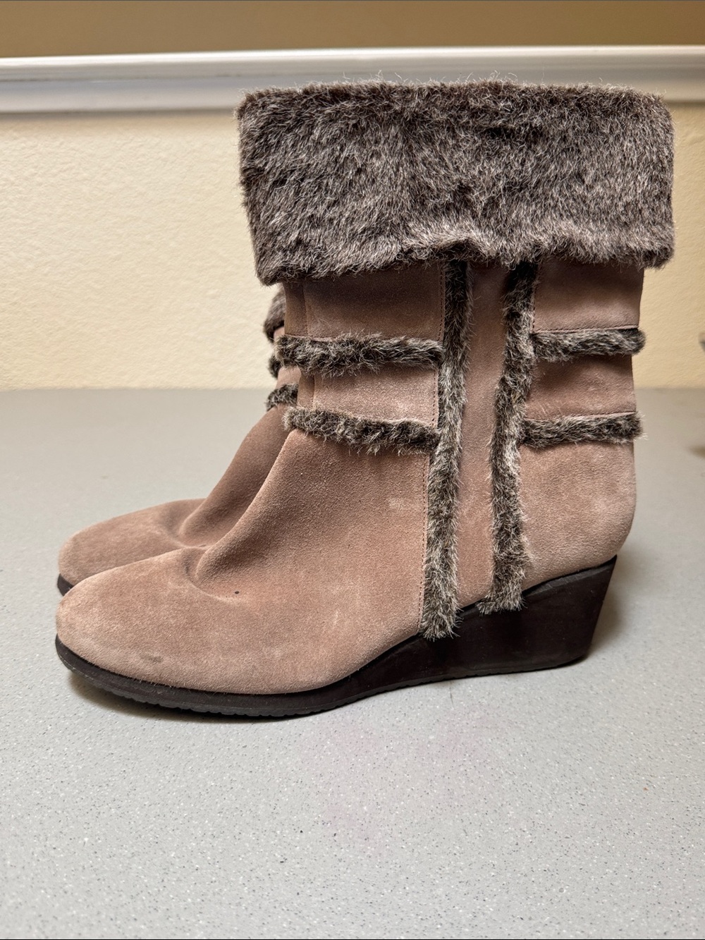 Easy Spirit Y2K Taupe Suede Faux-Fur Trim Wedge Ankle Boots